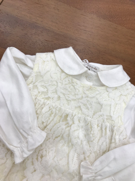 Abitino Juppolà in pizzo colore panna a sbuffo con camicia bianca caldo cotone manica lunga collo tondo
