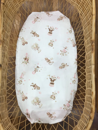 Coperta Le Bebè in cotone bianca con bordi rosa ed orsetti sul davanti double face sul retro tanti piccoli orsetti