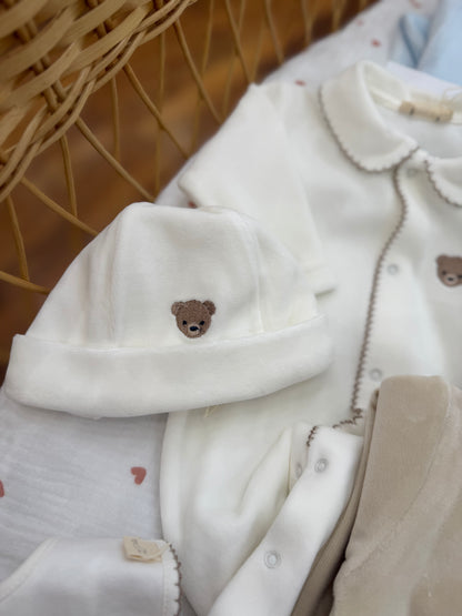 Coordinato nascita Baby Gi in ciniglia con piccoli orsetti ricamati