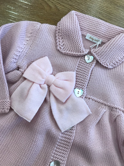 Cappotto Baby Lord in lana rosa antico con fiocchetto rosa e bottoncini a forma di cuore
