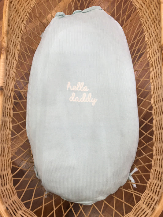 Coperta Nanan in filo di cotone verde acqua con ricamo centrale "hello daddy"
