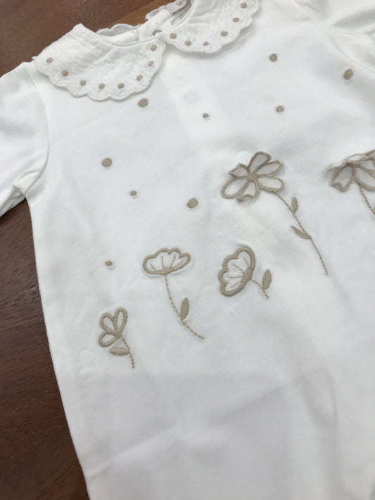 Tutina Le Bebè in cotone manica lunga e gamba lunga con collo tondo con pois beige con fiorellini ricamati sul davanti