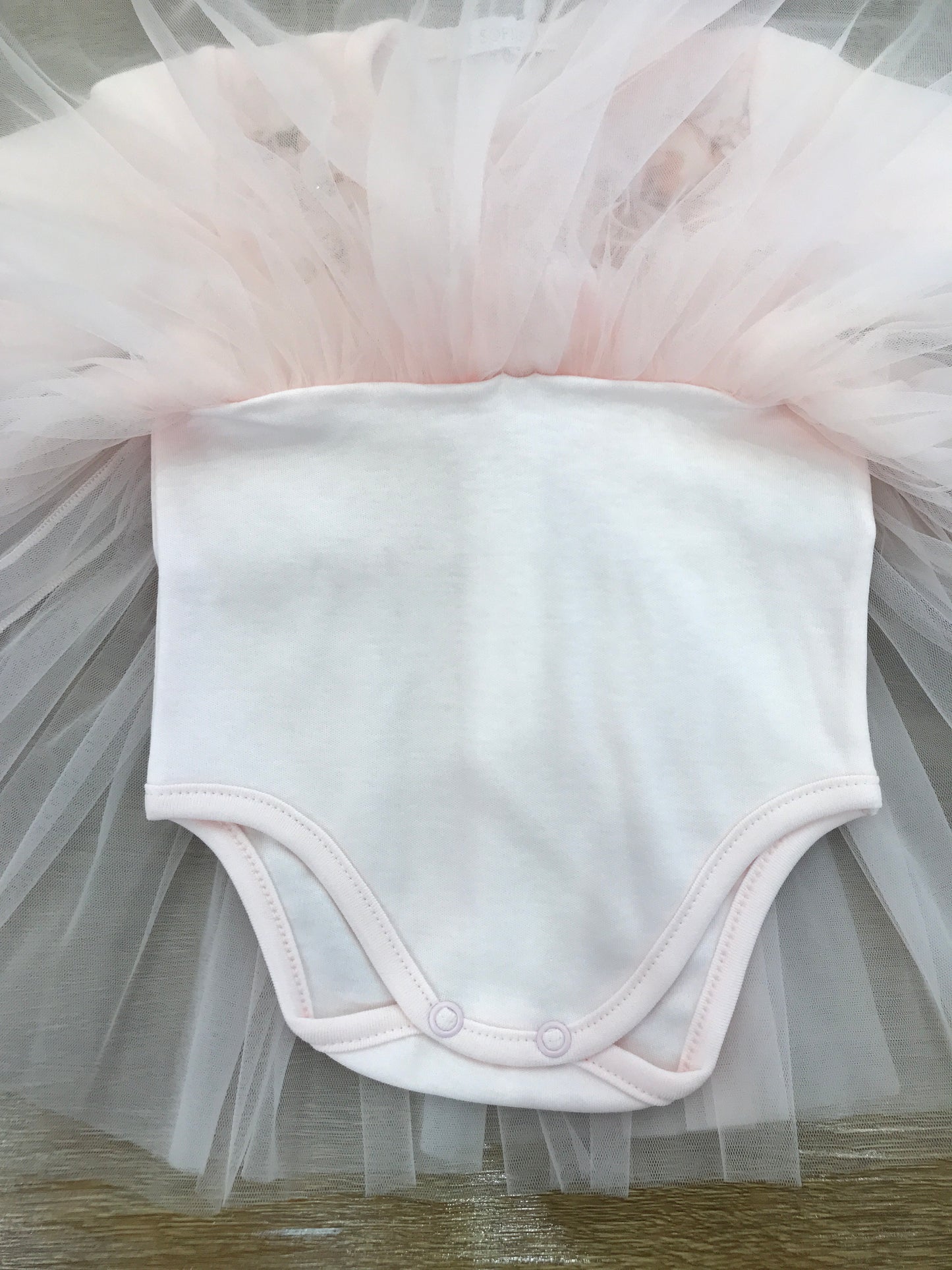Abito Sofija in caldo cotone manica lunga con fiori e tulle rosa
