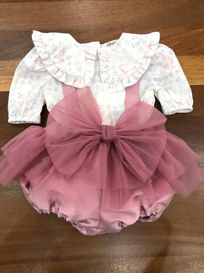 Salopette a'lapage in seta con bretelle con tulle con fiocco sul davanti
