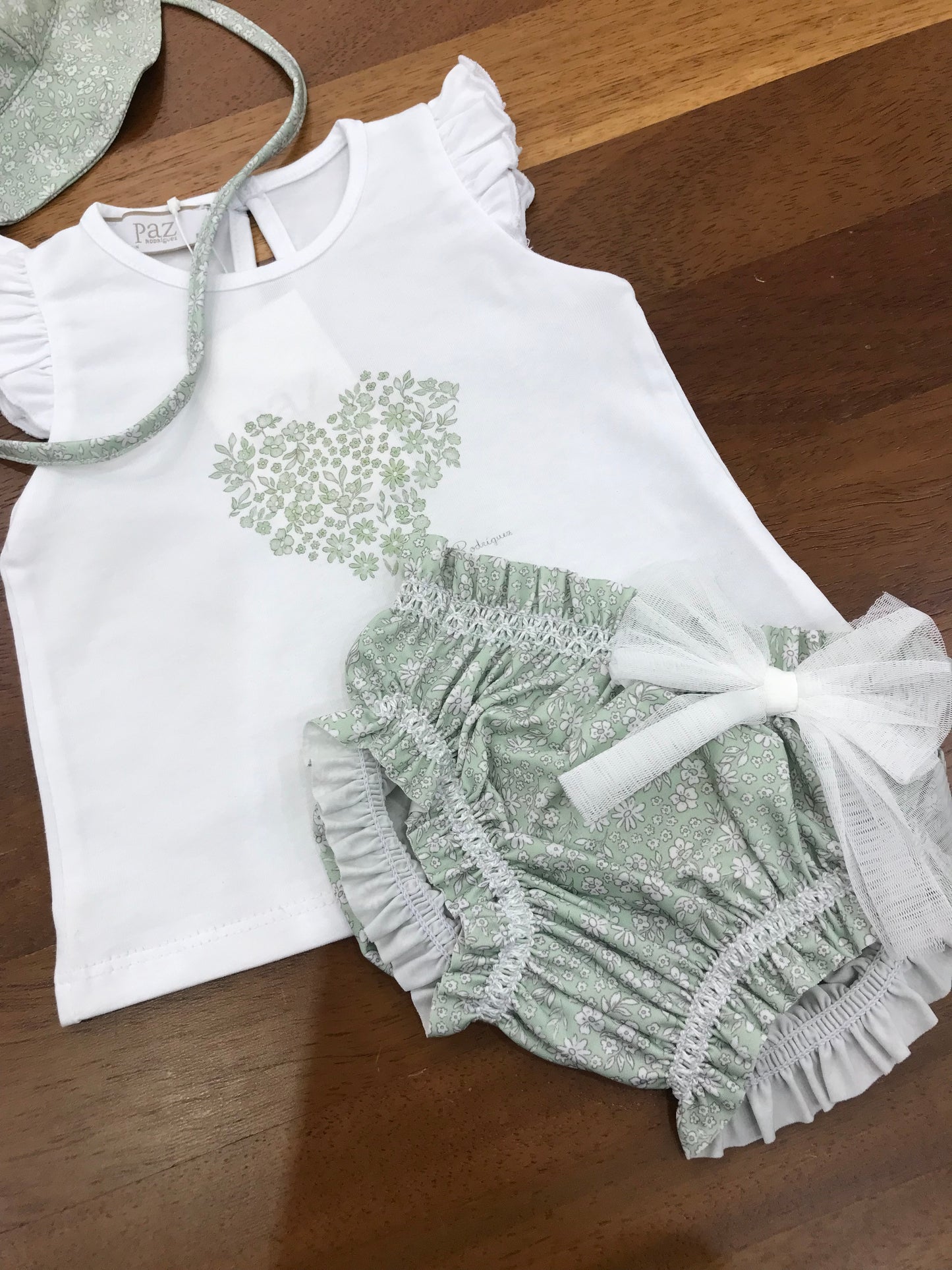 T-Shirt Costume Cappello Paz Rodriguez in cotone con dettagli a fiorellini bianchi e verdi