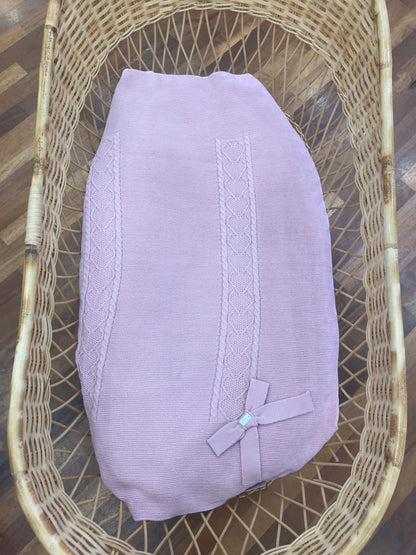 Coperta PCS con lavorazione centrale di trecce e cuori ricamati con fiocco laterale