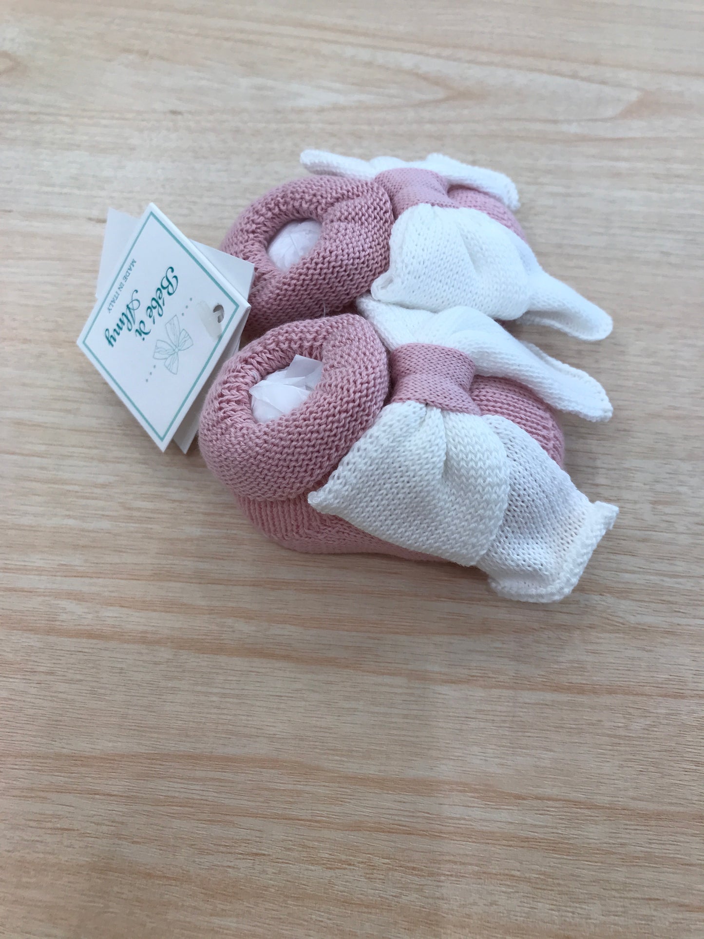 Babbucce Bebè di Almy in filo rosa antico con fiocco bianco