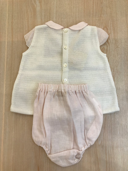 Completo Ladia in filo con rifiniture in lino e ricami in rosa e bianco con piccoli fiocchetti