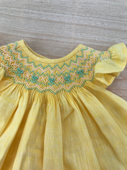 Completo Belan in cotone giallo due pezzi abitino smanicato con lavorazione sul corpetto culotte abbinata
