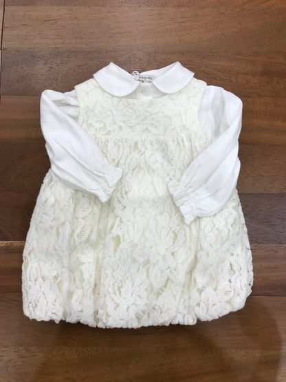 Abitino Juppolà in pizzo colore panna a sbuffo con camicia bianca caldo cotone manica lunga collo tondo