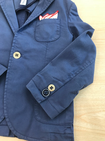 Giacca John Twig blu chiaro con bottoncini e pochette bianca e rossa