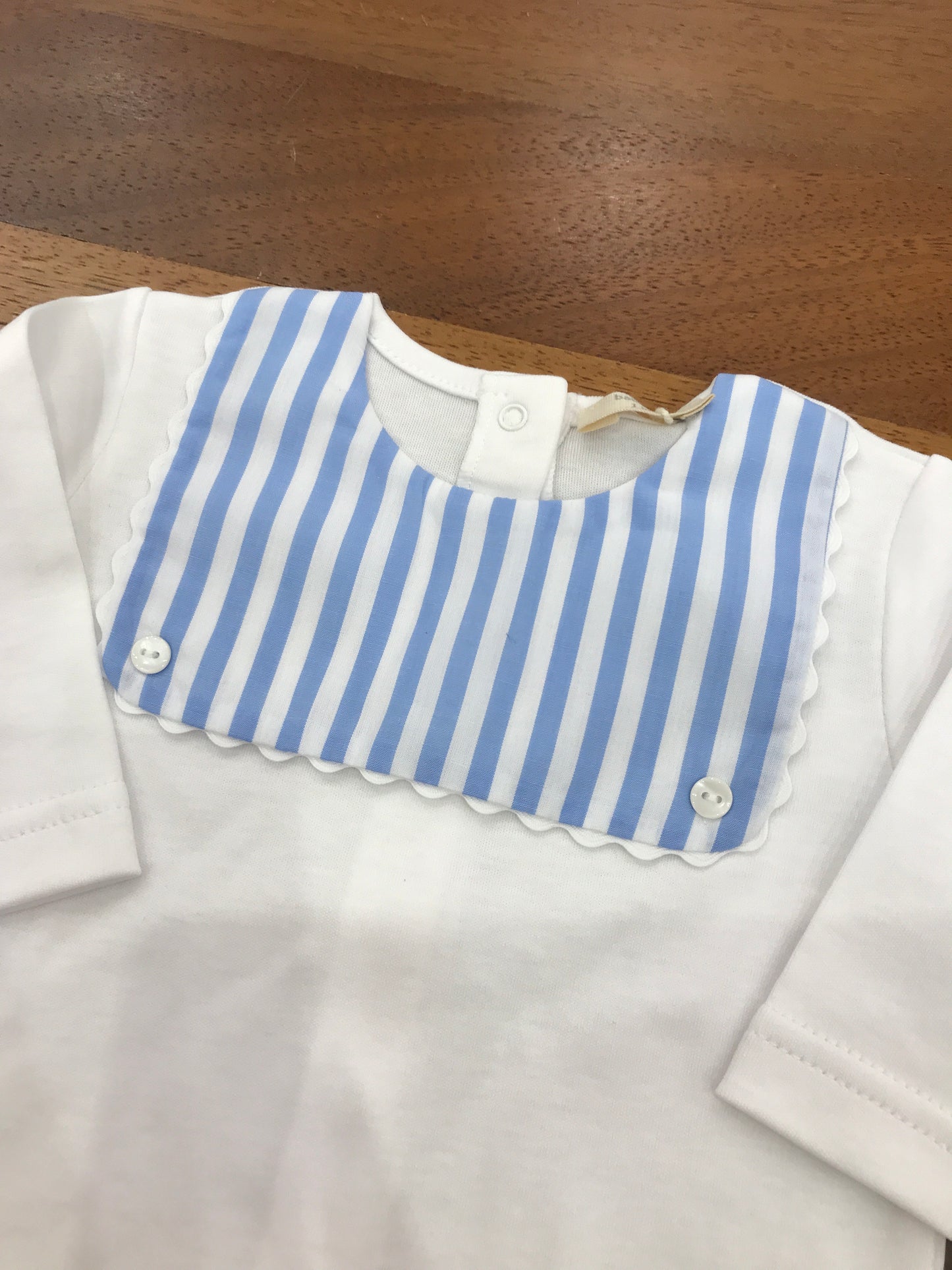 Tutina Baby Gi intera gamba lunga con piedini a righe bianchi e celesti manica lunga con collo finto bavettone a righe