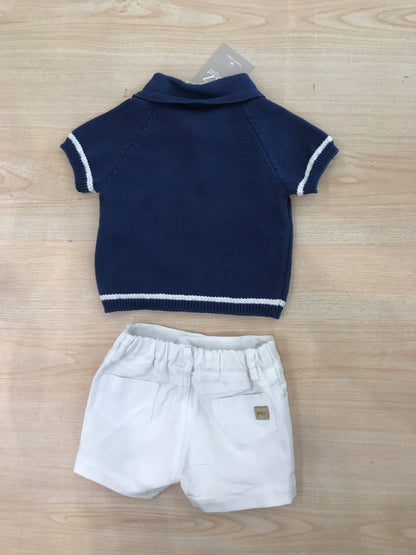 Completo Paz Rodriguez t-shirt in filo blu con profilo bianco con bottoncini con pantalone corto bianco con tasche