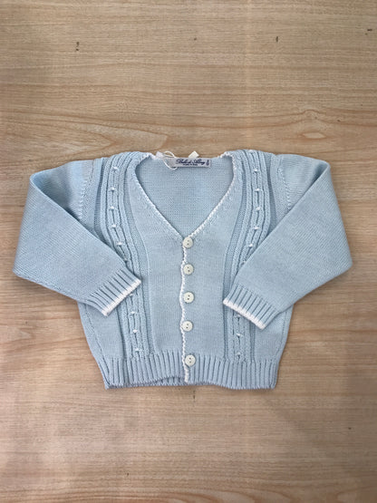 Cardigan Bebè di Almy in filo celeste rifinito in bianco con piccoli pois in rilievo