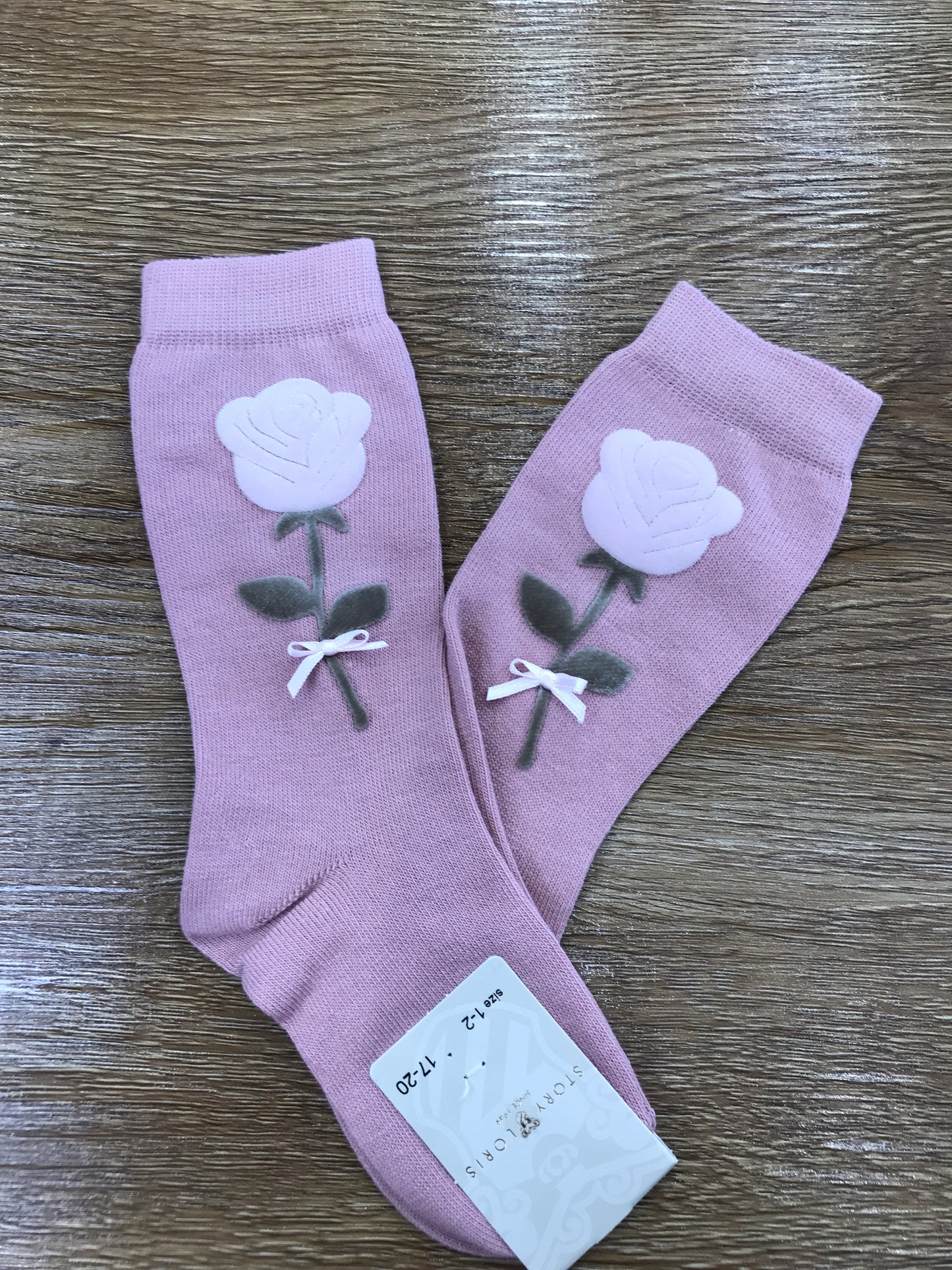 Calzino Story Loris in caldo cotone con rosa in velluto applicata sul davanti