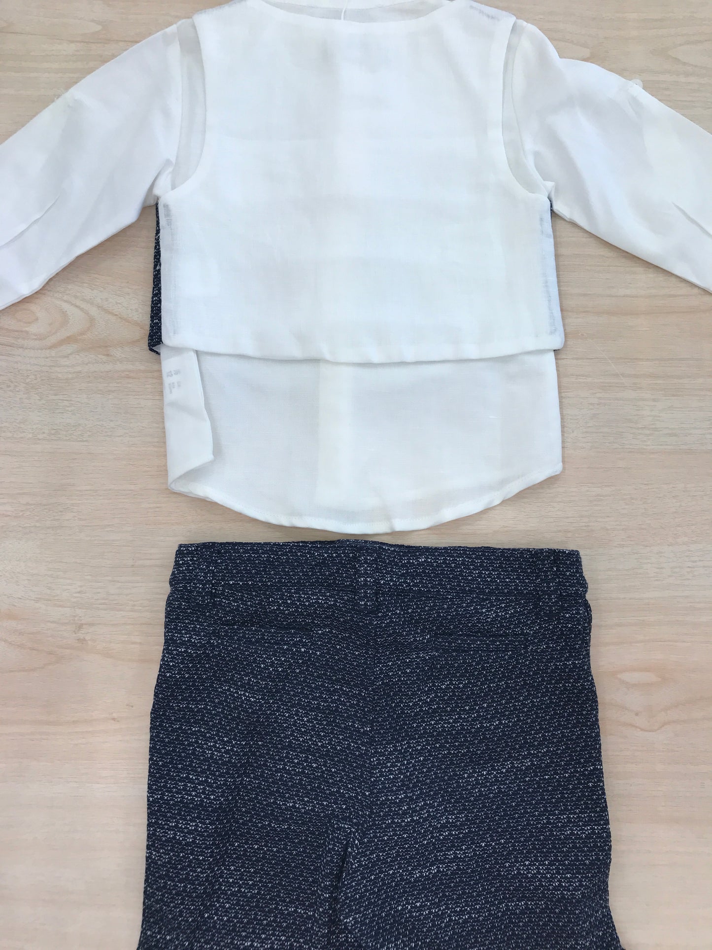 Completo Coccodè bermuda con gilet blu scuro con camicia manica lunga bianca