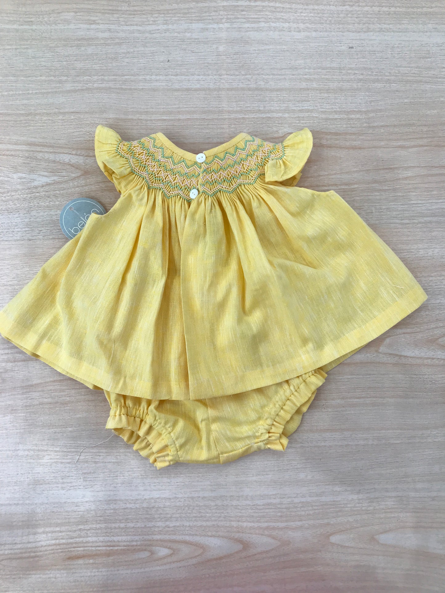 Completo Belan in cotone giallo due pezzi abitino smanicato con lavorazione sul corpetto culotte abbinata