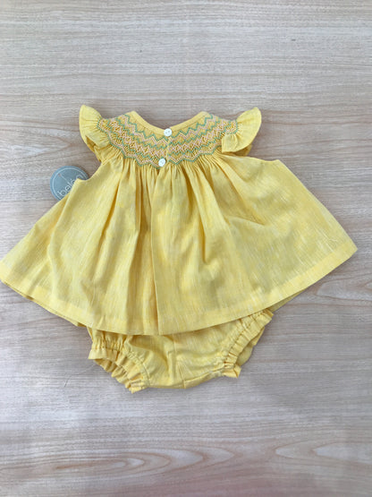 Completo Belan in cotone giallo due pezzi abitino smanicato con lavorazione sul corpetto culotte abbinata