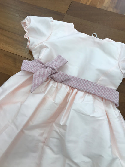 Abitino Coccodè in raso rosa mezza manica con fascia con fiocco in rosa in vita