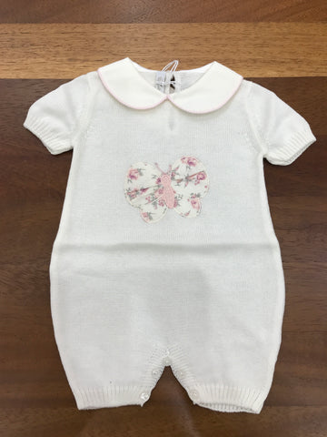 Pagliaccetto Baby Lord in filo panna con collo tondo mezza manica con farfalla centrale