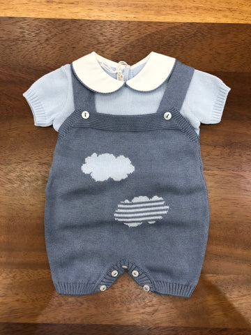 Completo Baby Lord salopette avio con bretelle con nuvolette con t-shirt celeste mezza manica con collo tondo bianco