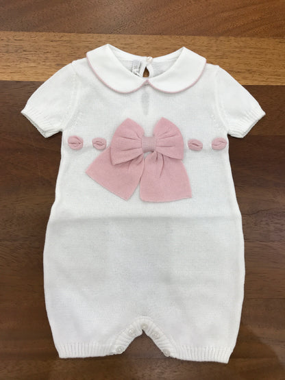 Pagliaccetto Baby Lord in filo bianco mezza manica con fiocco centrale rosa antico