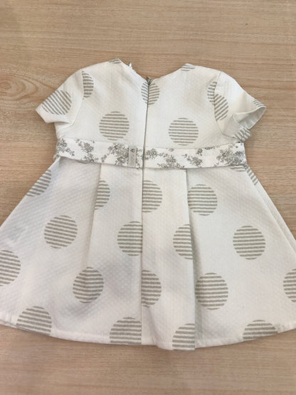 Abito Nanan in cotone panna a pois grigi con rusche in vita mezza manica con zip