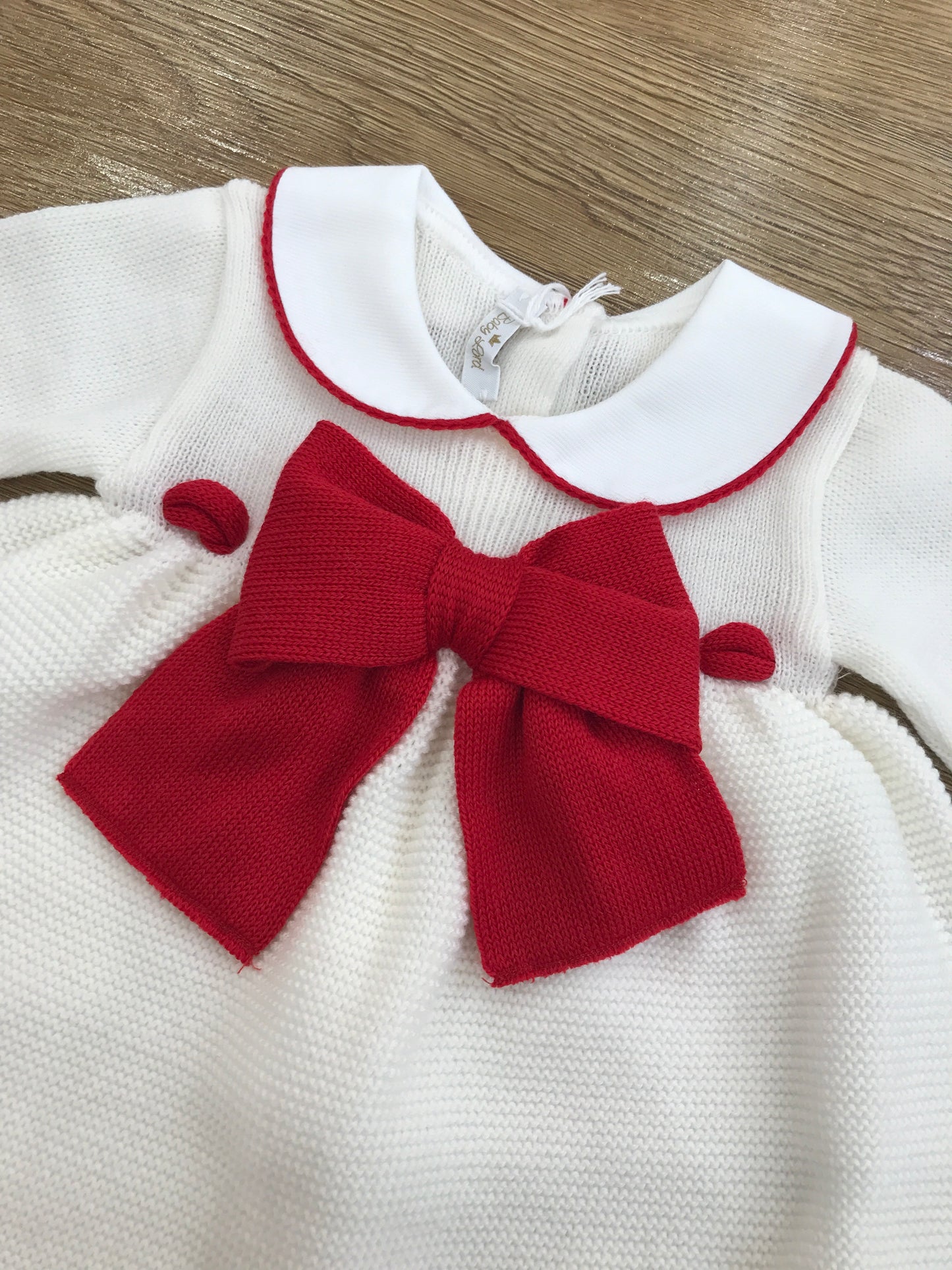 Completo Baby Lord in lana due pezzi panna con fiocco rosso e culotte rossa