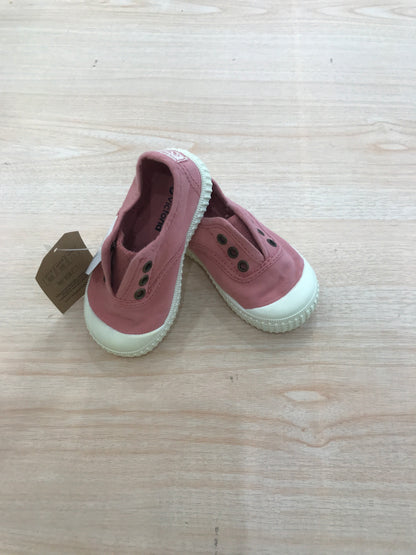 Scarpe Victoria in tela con bottoncini e gomma bianca