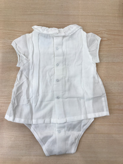 Body Laranjinha in cotone mezza manica con collo con rusche rifinita in san gallo e pois rosa con effetto finta camicia