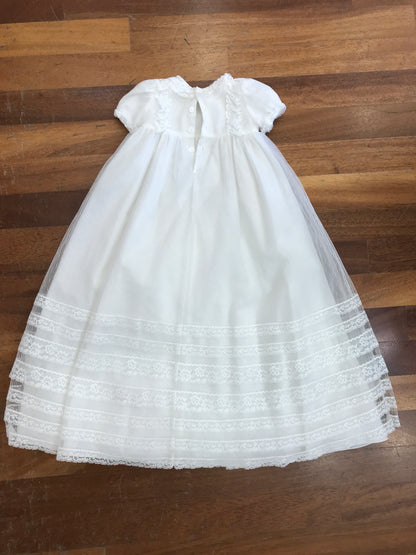 Abito lungo Pure in tulle lavorato da pizzo mezza manica con strato in tulle ed effetto pioggia