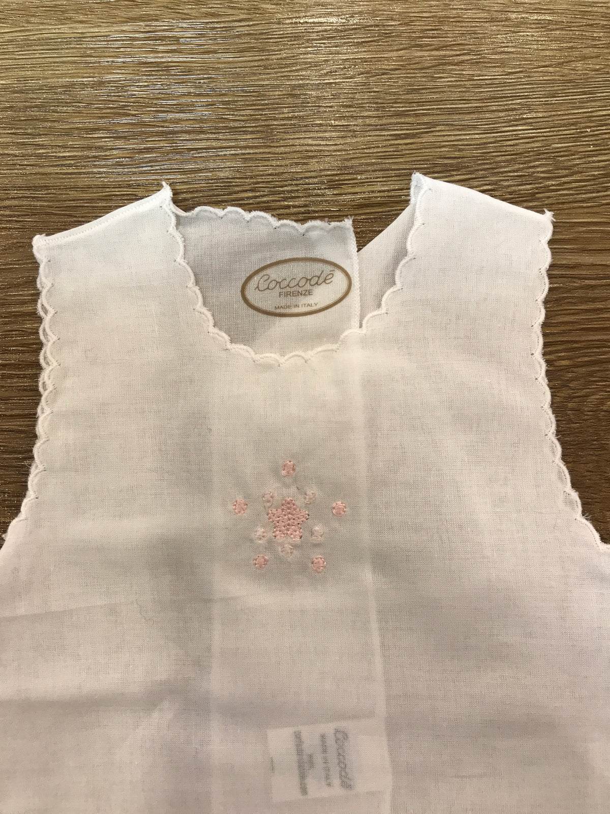 Camicino della fortuna Coccodè in cotone smanicato smerlato con piccola stellina e pois rosa ricamati