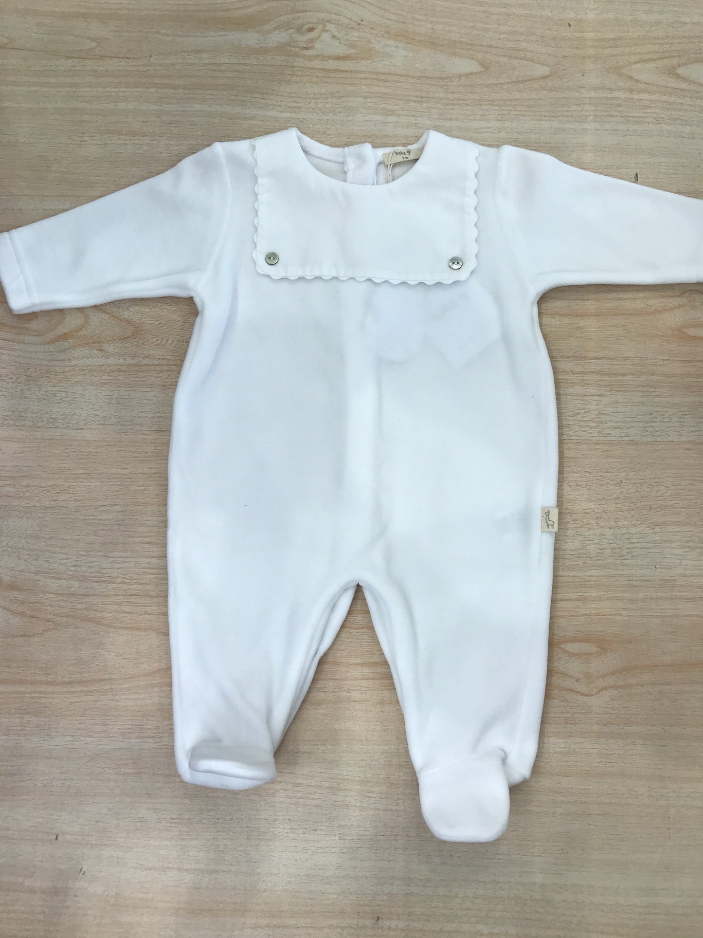 Tutina Baby Gi bianca in ciniglia intera con collo quadrato effetto bavetta smerlata