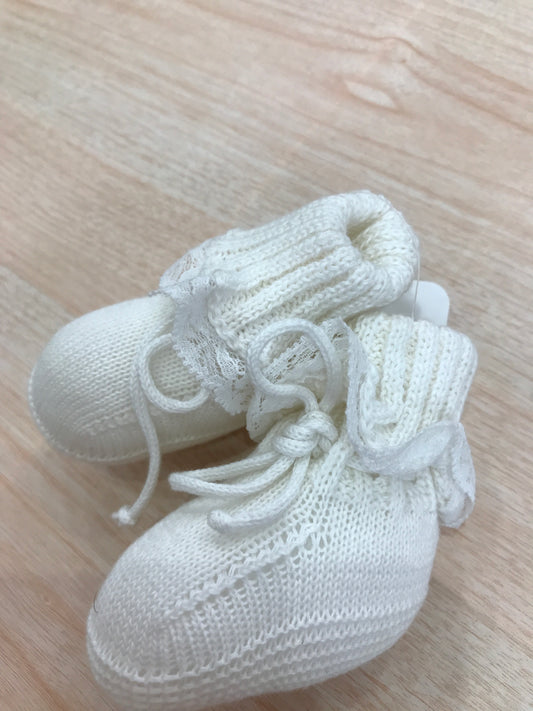 Babbucce Bebè di Almy in filo panna con pizzo