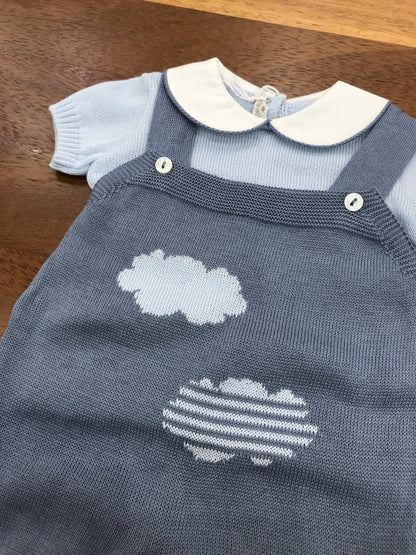 Completo Baby Lord salopette avio con bretelle con nuvolette con t-shirt celeste mezza manica con collo tondo bianco