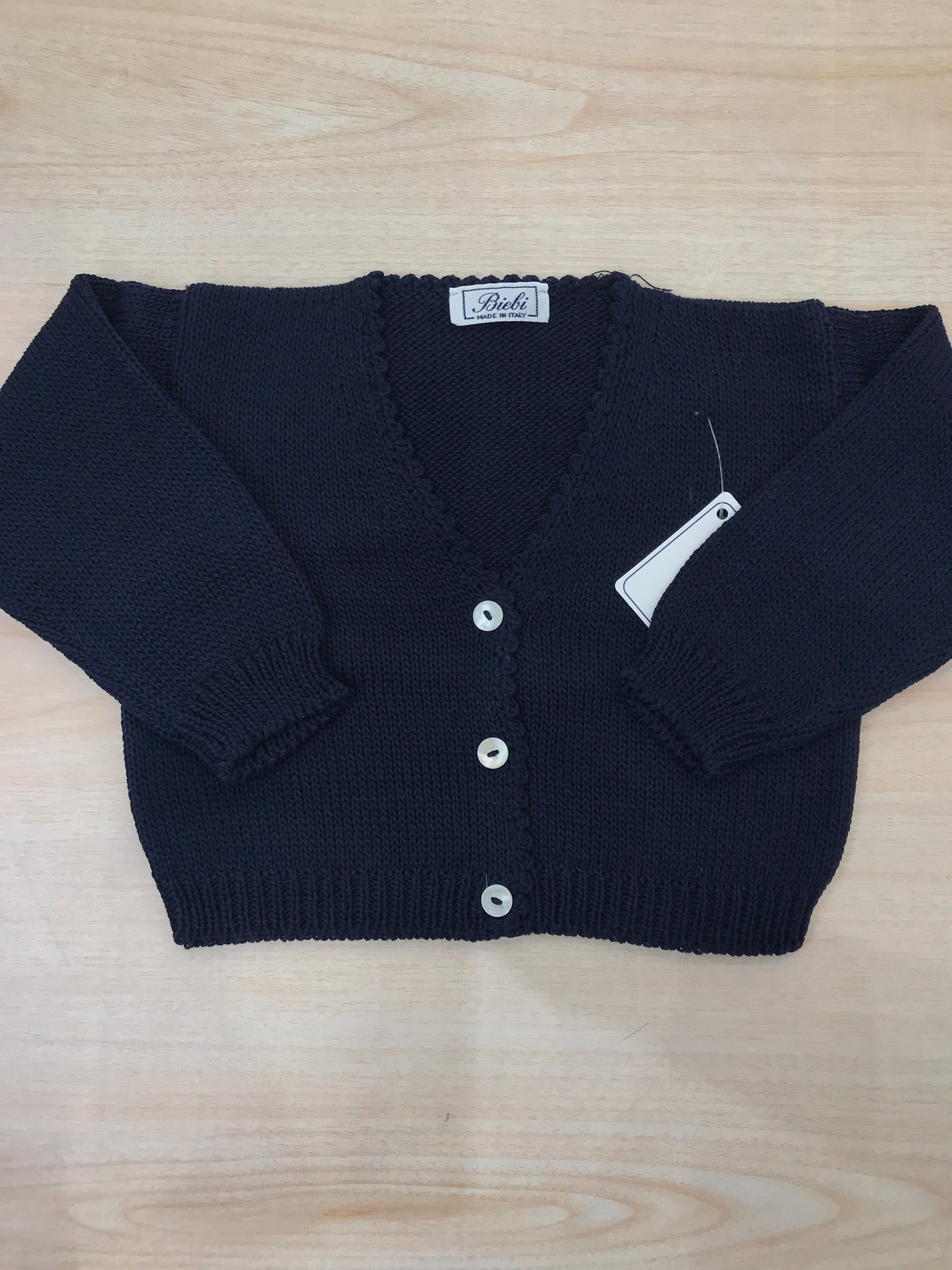 Cardigan Biebi in filo blu scuro scollato con bottoncini sul davanti