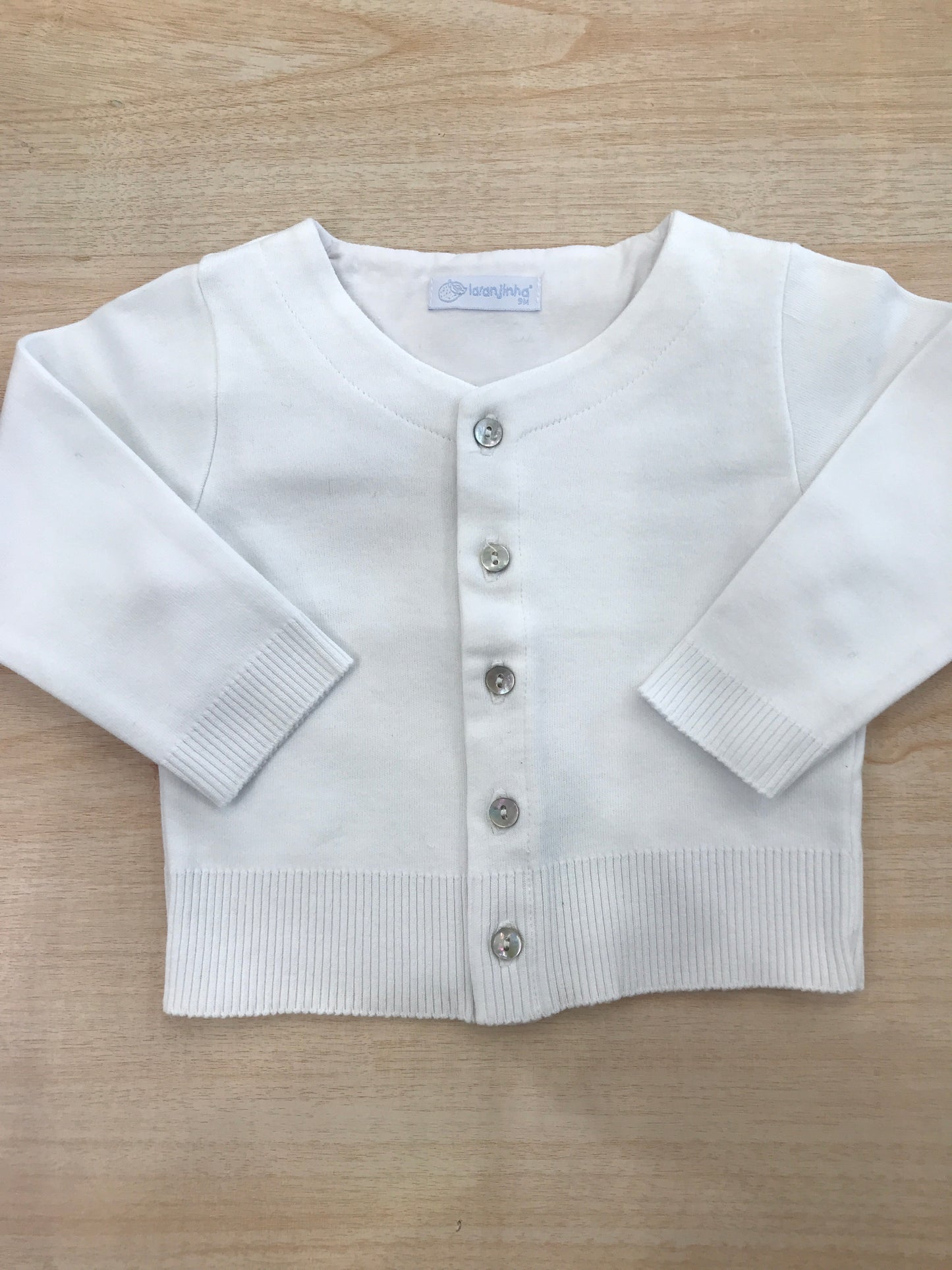 Cardigan Laranjinha in cotone bianco con bottoncini