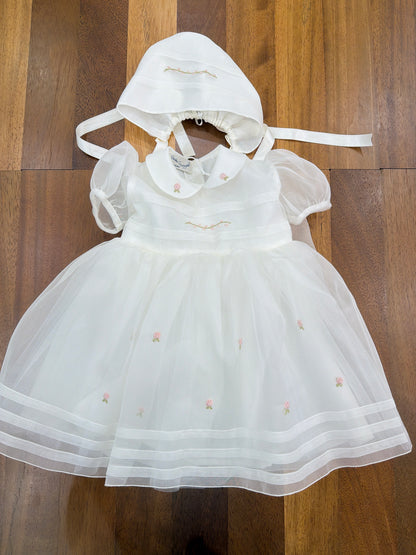 Abito Piccola Giuggiola in organza in seta panna con manichetta a sbuffo e roselline ricamate