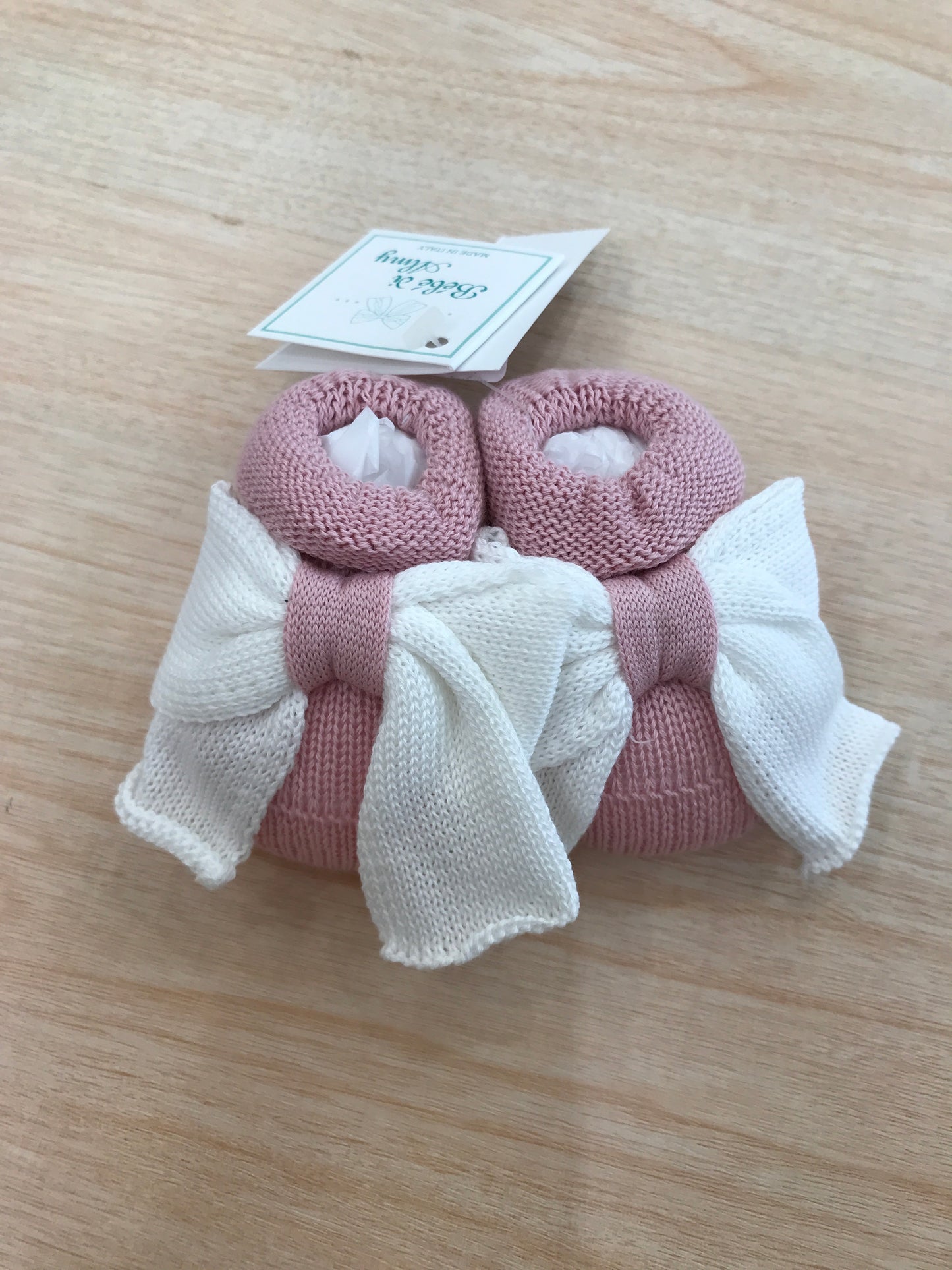 Babbucce Bebè di Almy in filo rosa antico con fiocco bianco