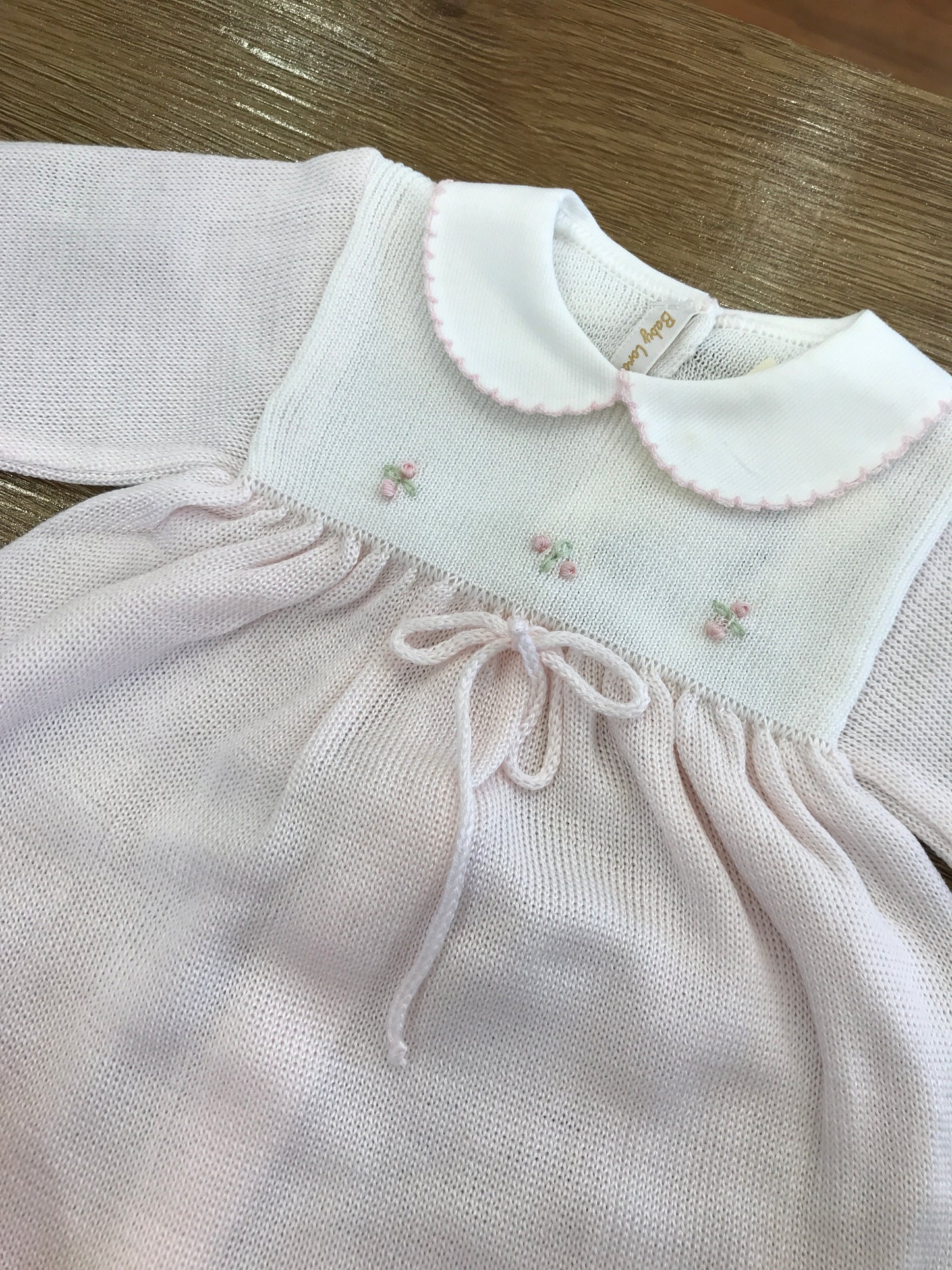 Tutina Baby Lord in filo due pezzi rosa con roselline ricamate