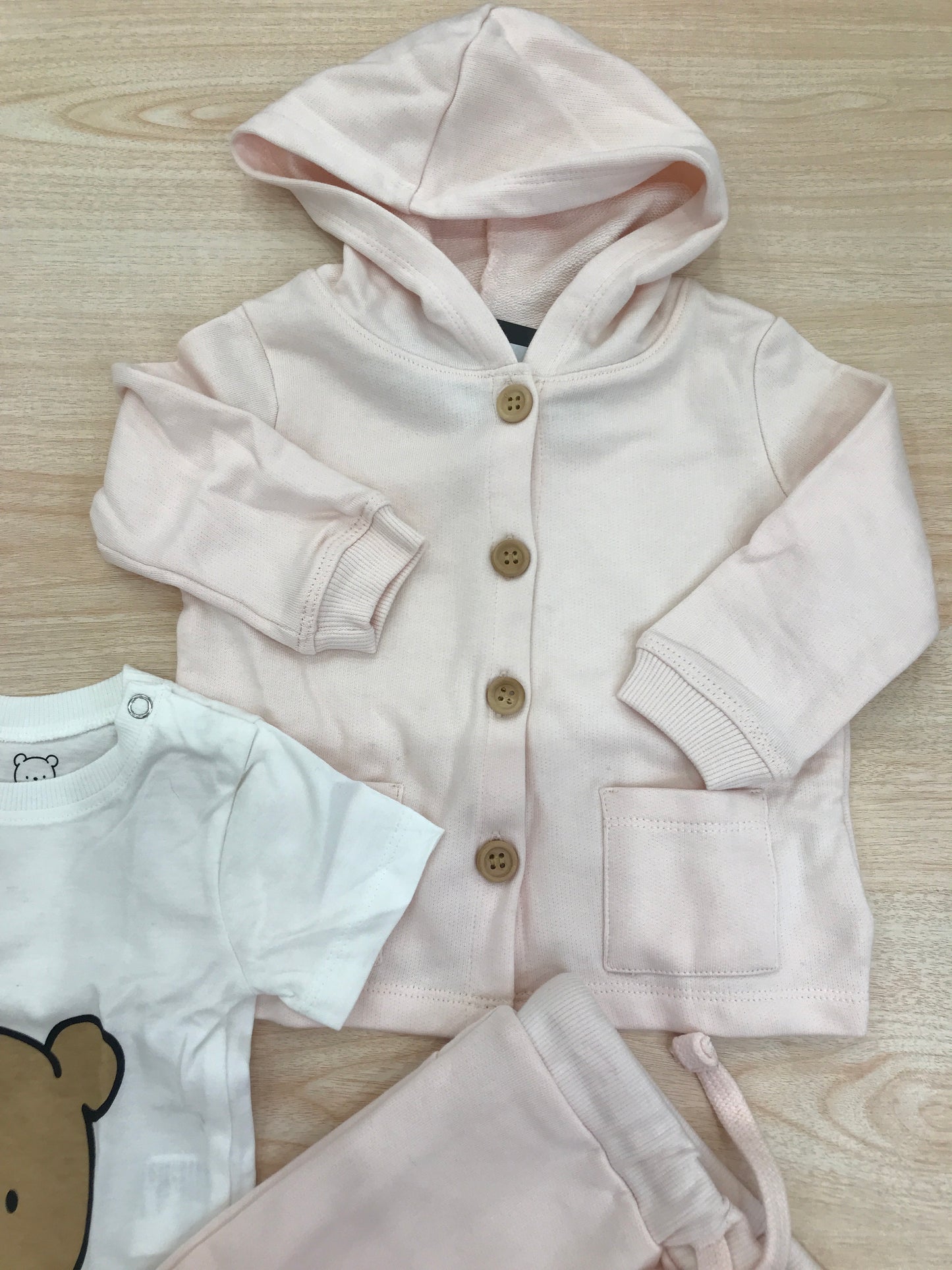 Tuta AVentiQuattrore in cotone rosa tre pezzi t-shirt felpina e pantalone lungo con sacca abbinata decorato da orsetti