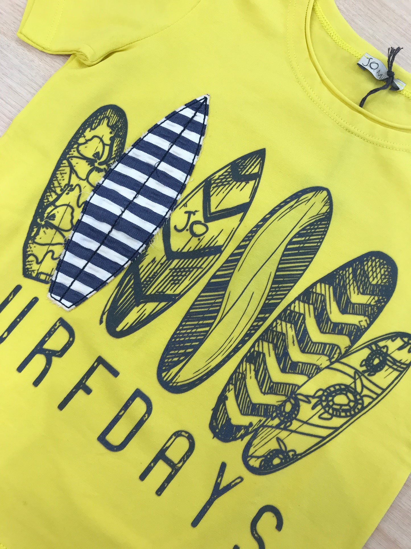 T-shirt Jo Milano in cotone mezza manica gialla con disegni sul davanti