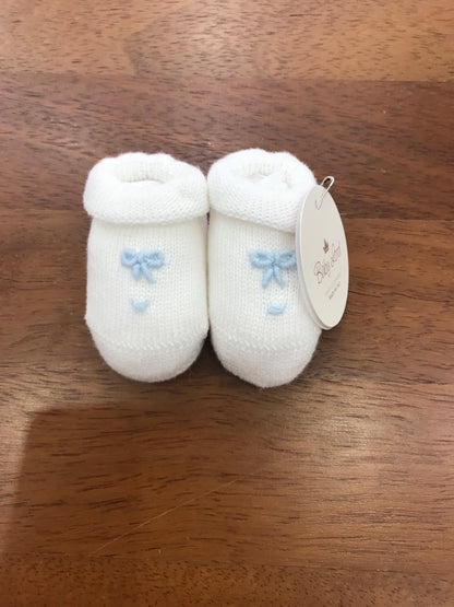 Babbucce Baby Lord in filo bianco con delicati fiocchi celesti ricamati