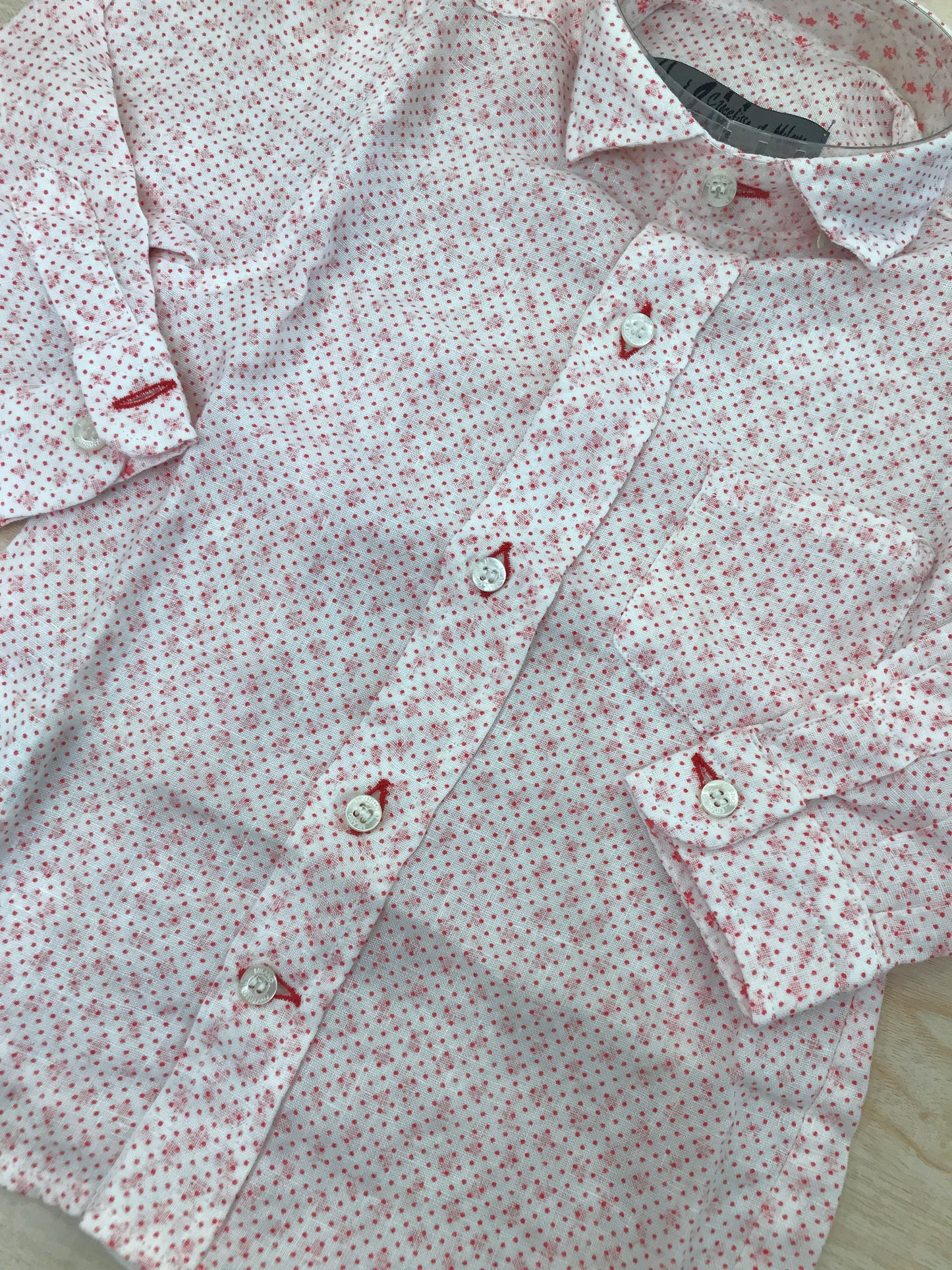 Camicia Crocefisso Milano manica lunga di base bianca con dettagli rosati e pois rossi