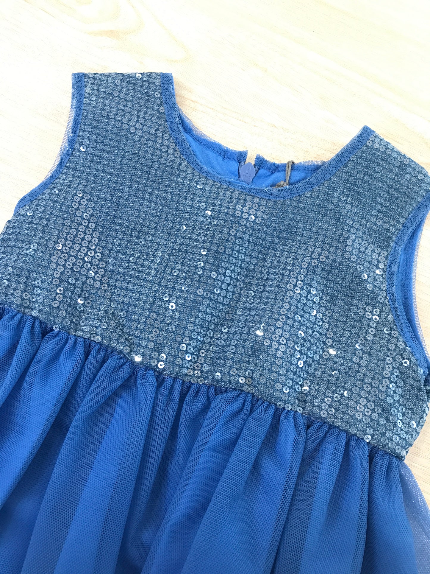Abito Jo Milano in tulle con corpetto cn paillettes e zip sul retro