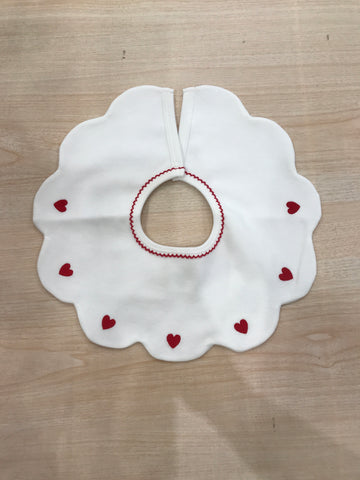 Bavetta Petit Bateau in cotone smerlato tondo con piccoli cuoricini rossi