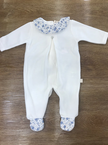 Tutina Baby Gi in ciniglia panna intera con rusche con fiorellini