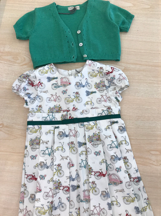 Abito Jo Milano in cotone mezza manica con pieghe e tanti piccoli disegni colorati con cardigan mezza manica in filo verde