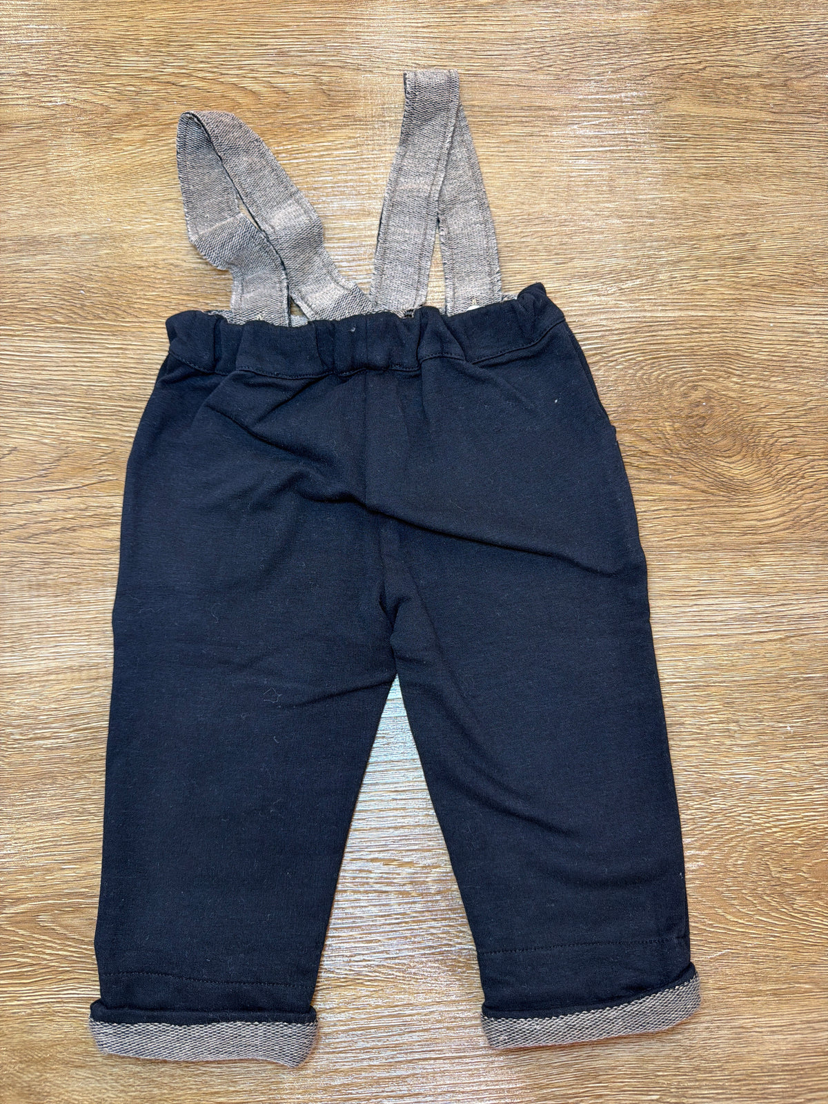 Tuta Coccodè due pezzi in caldo cotone pantalone con bretelle e t-shirt bianca basica