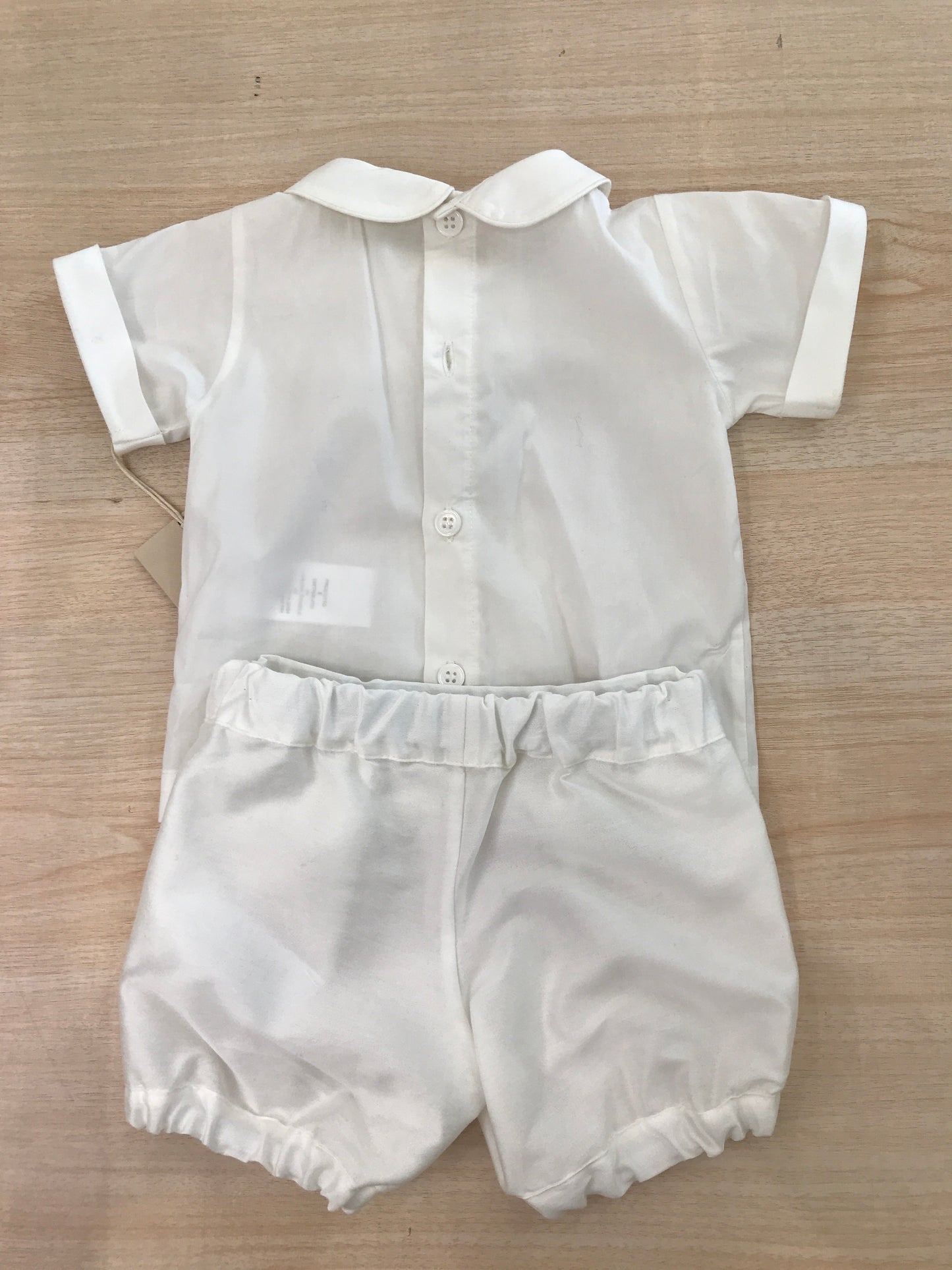 Completo Pure due pezzi camicia mezza manica con bottoncini sul davanti con pantalone corto
